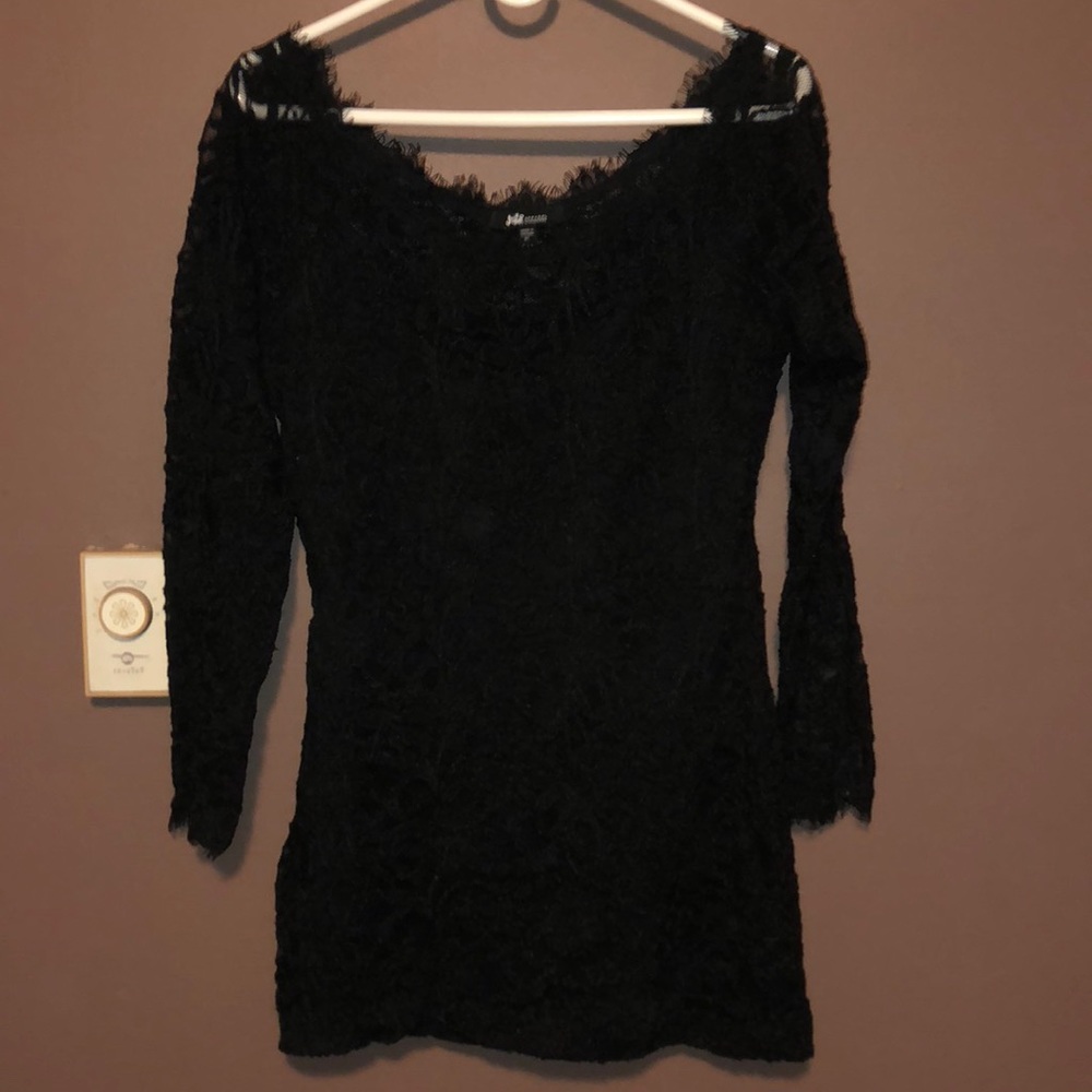 Black bodycon dress